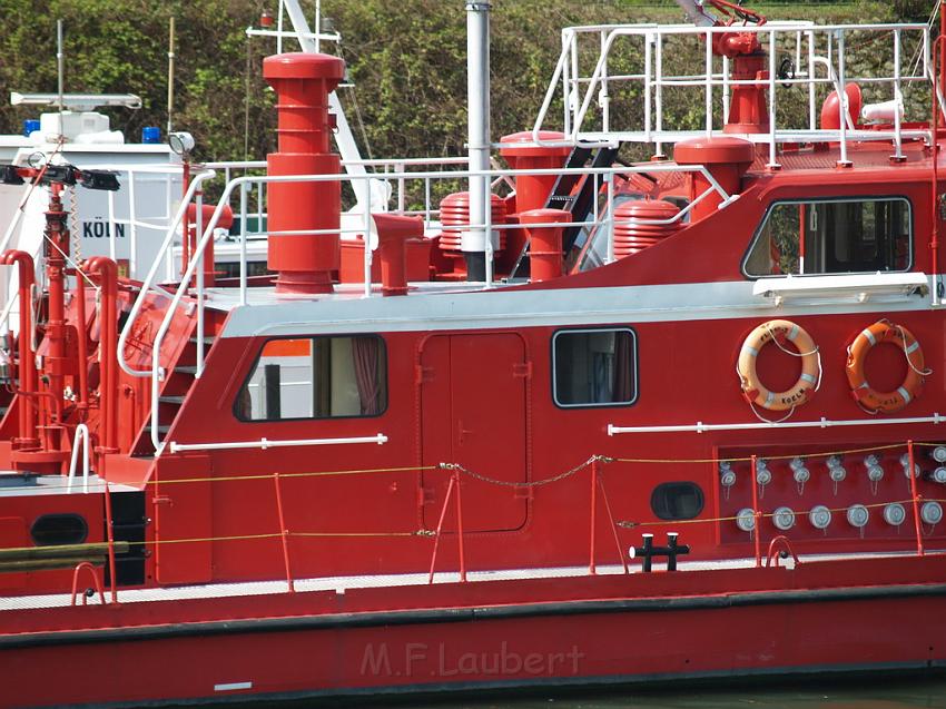 Feuerloeschboot 10-2      P181.JPG